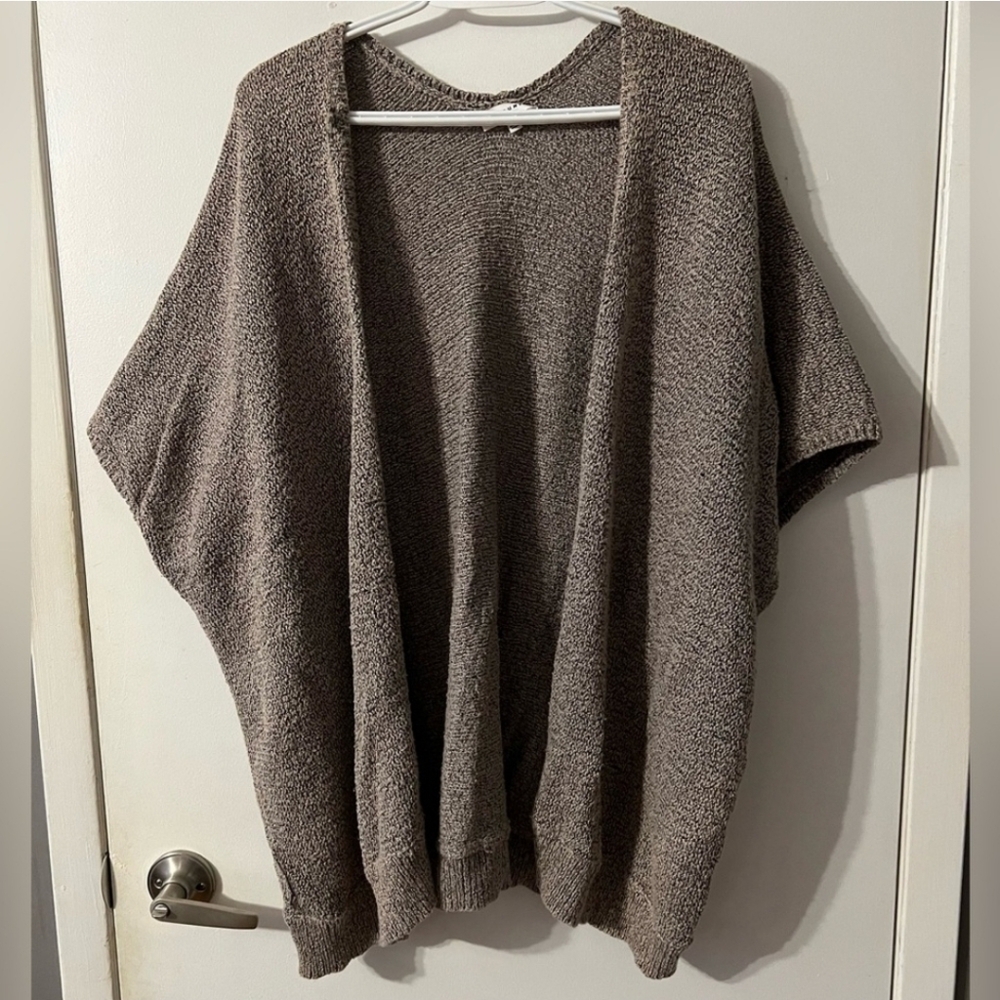3/$50 Aritzia Community Taupe Cape